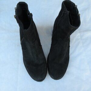 Eric Michaels Black Zippered Boots